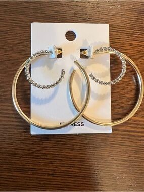 Express earrings